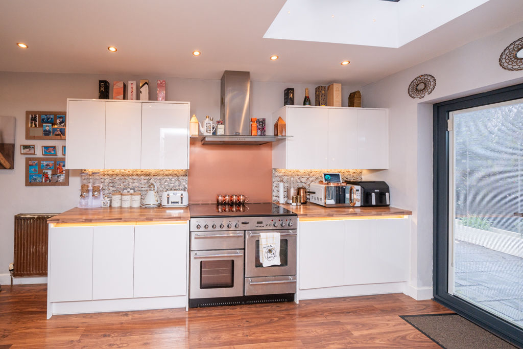 Kitchen- click for photo gallery